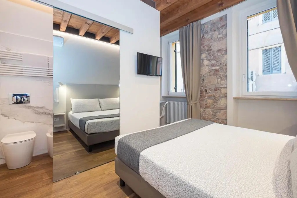 Teatro Romano Easy Suites