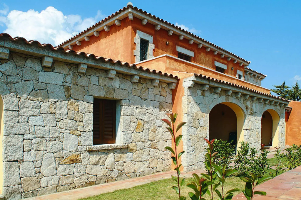 Apartment in Monte Petrosu with terrace