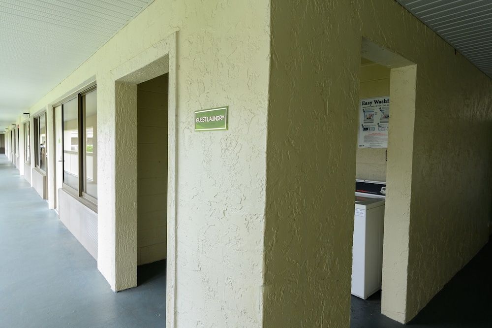 Disney 12 minutes for family, Pool and parking FREE