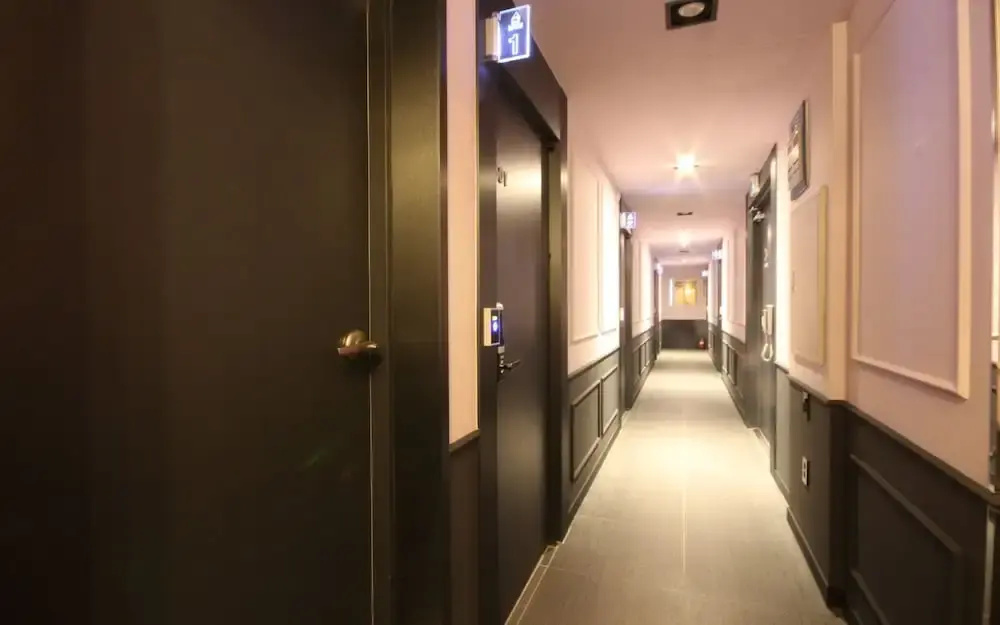 Louis Hotel Busan Beomildong