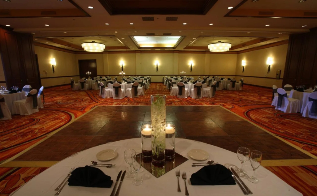 Marriott Riverside at the Convention Center