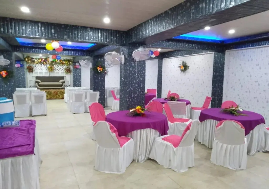 Hotel Paras Plaza