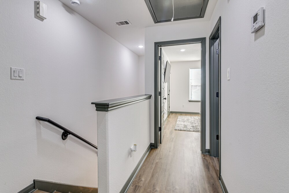 Sleek, Convenient New-build 8 Mi to Dtwn Houston