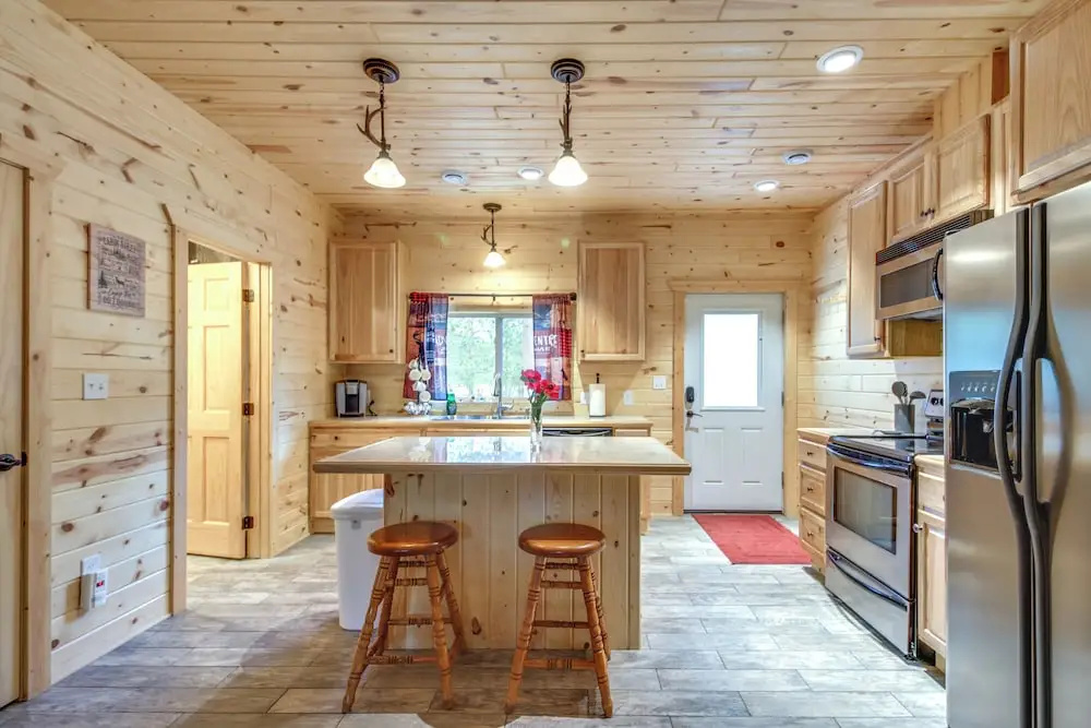 Pequot Lakes Vacation Rental w/ Patio & Fire Pit