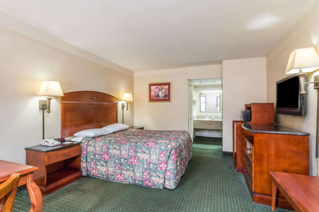 Days Inn by Wyndham Camp Springs Andrews AFB