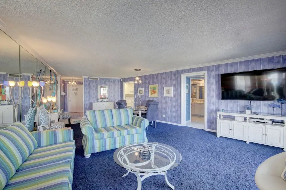 345 El Matador 1 Bedroom Condo by RedAwning