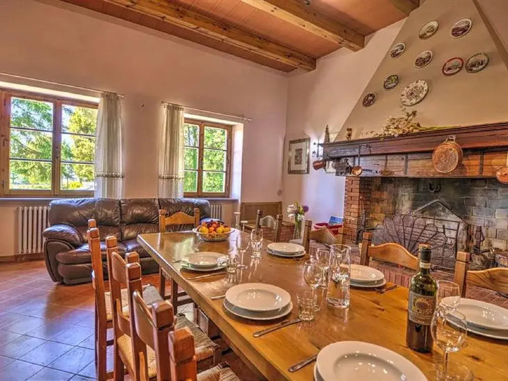 Cosy Holiday Home in Gaiole in Chianti with Swimming Pool
