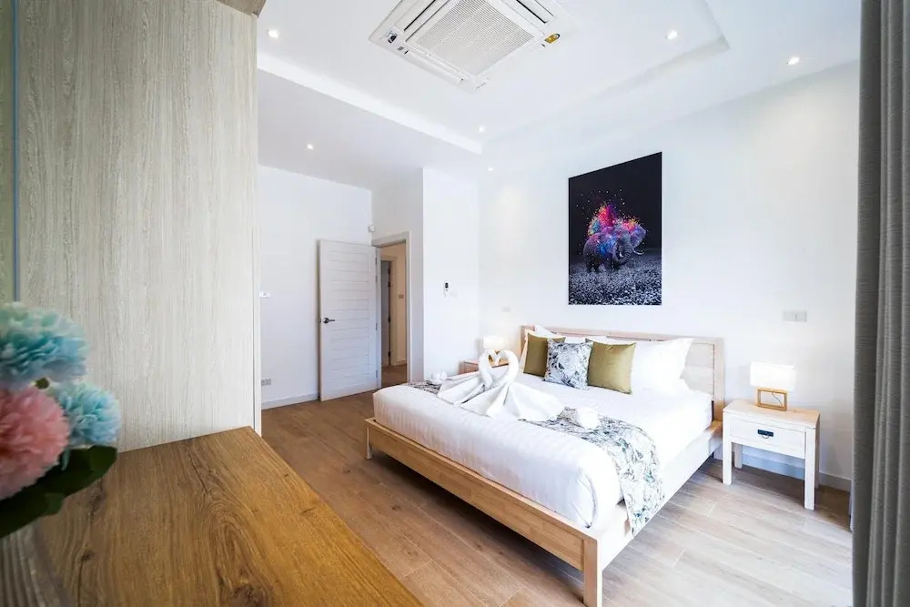 New Modern 3 Bedroom Pool Villa - MB3