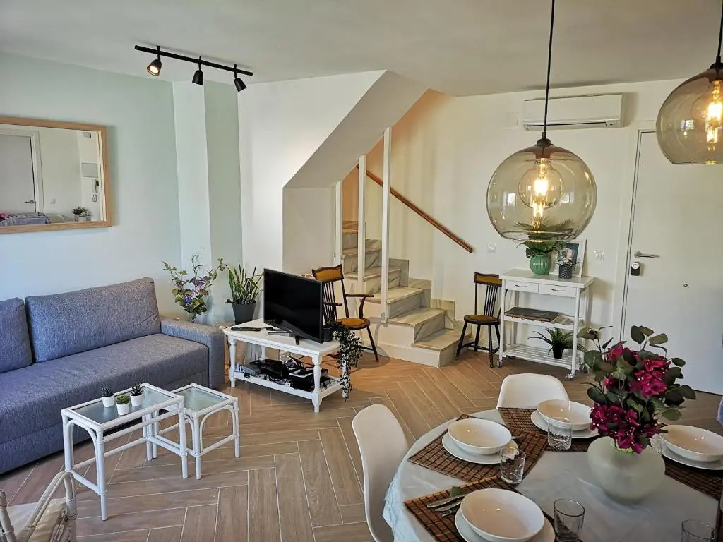 Sunny Beach View Duplex wWi-Fi Pool AC - Alojamientos La Torre