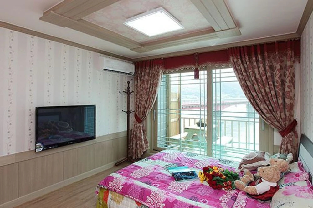 Namhae Jijok Pension