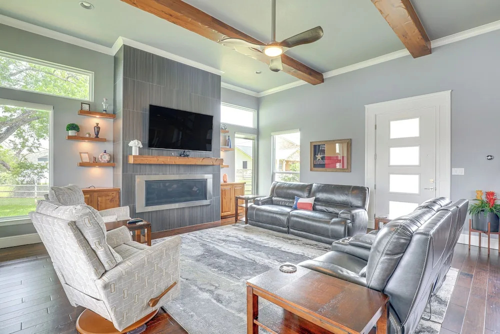 Gorgeous Granbury Lake House with Hot Tub and Dock!