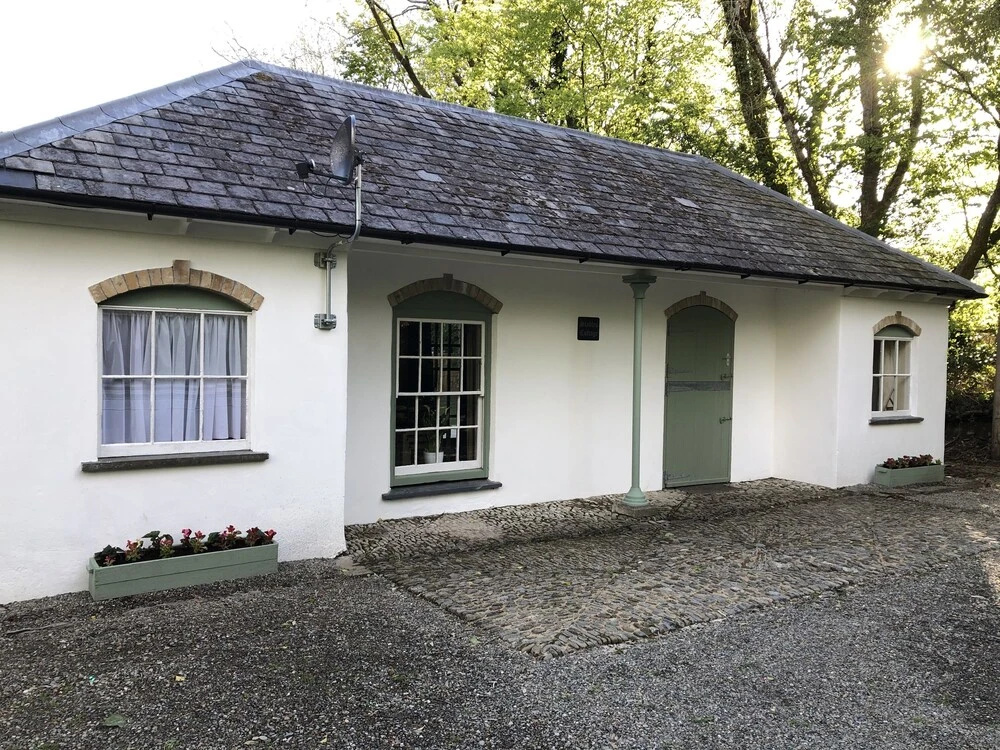 Idyllic Location, Stunning Views, Relax & Refresh in Peace & Comfort