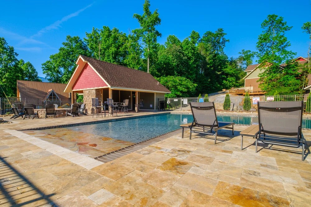 Swimmin in the Smokies - Six Bedroom Chalet