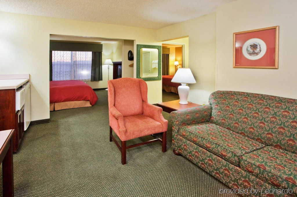 Country Inn & Suites By Radisson, McDonough, GA
