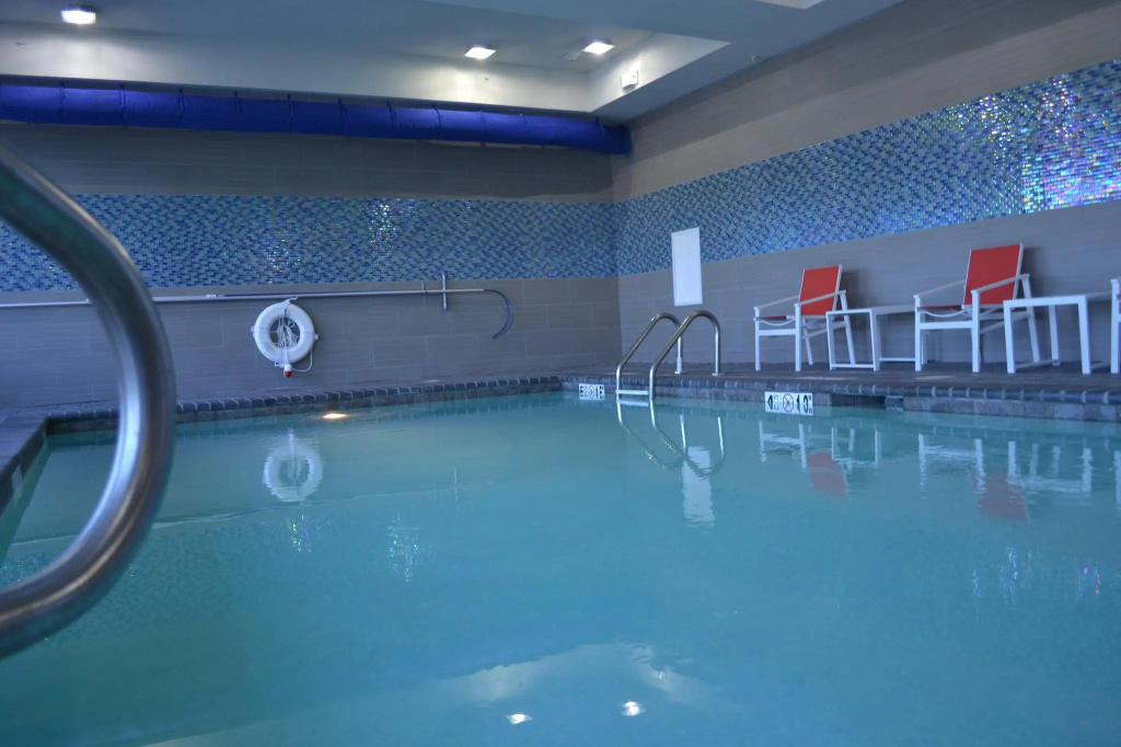 Holiday Inn Express Hotel & Suites Knoxville by IHG