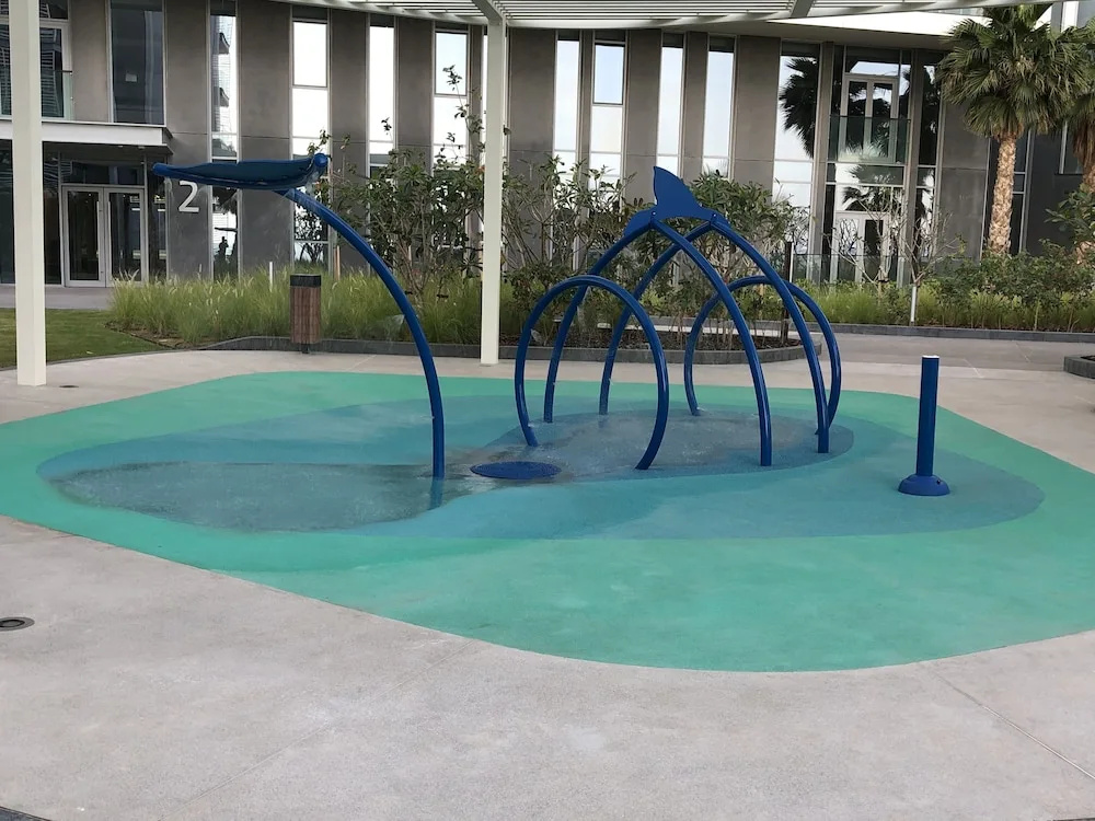 4BR Apt on Bluewater Island