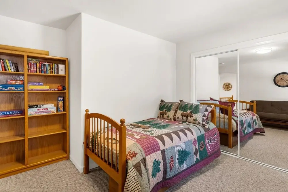 The Gathering Place - 2-Level Home with Game Room by Yosemite Region Resorts