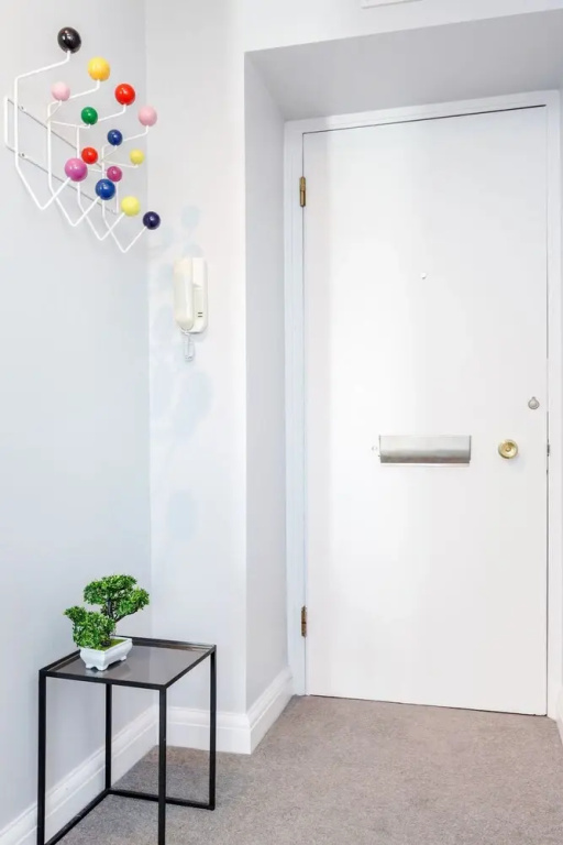 Stylish Riverview Apt with Roof Terrace