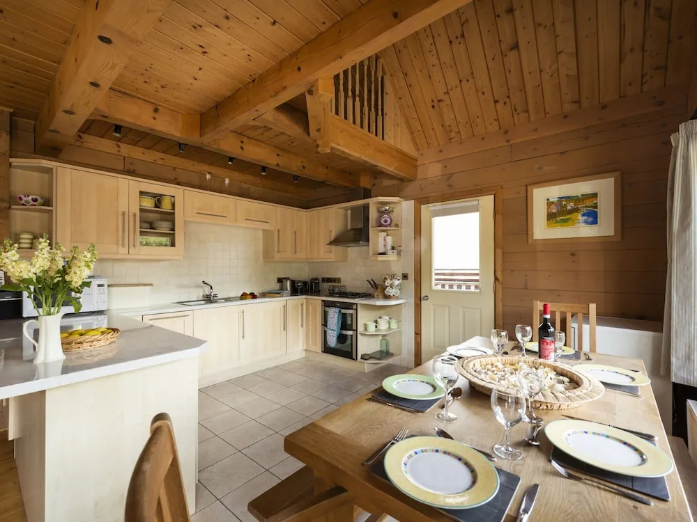 Cozy Holiday Home in Little Petherick near Beaches