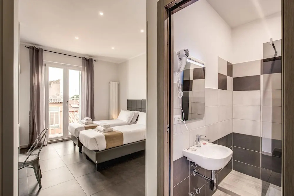 Floor 6 Boutique Rooms by DOT Suites