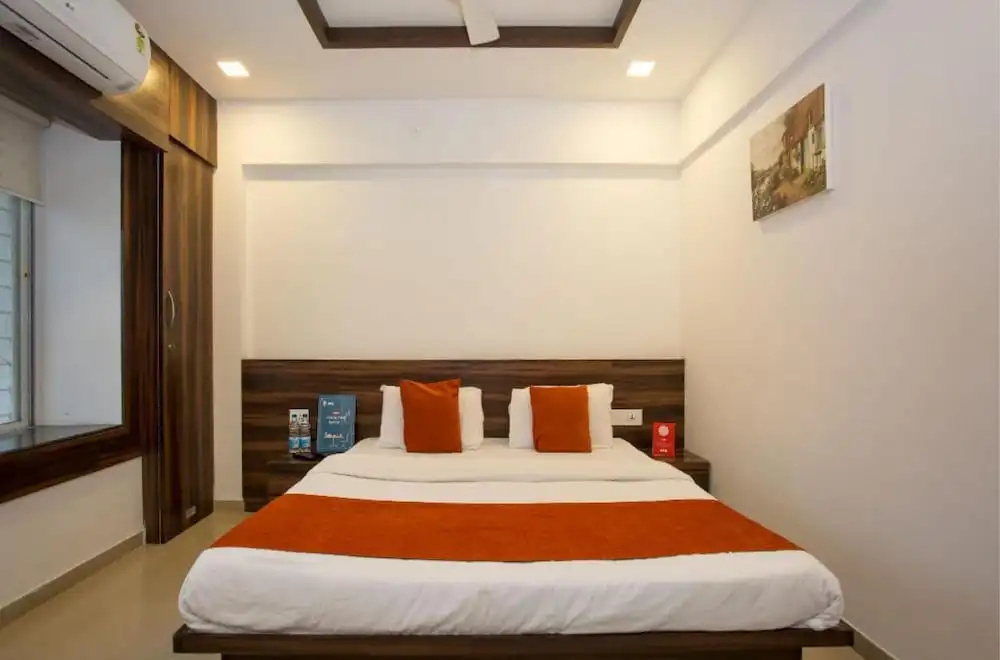 OYO 7673 The Ark Apartment Hotel