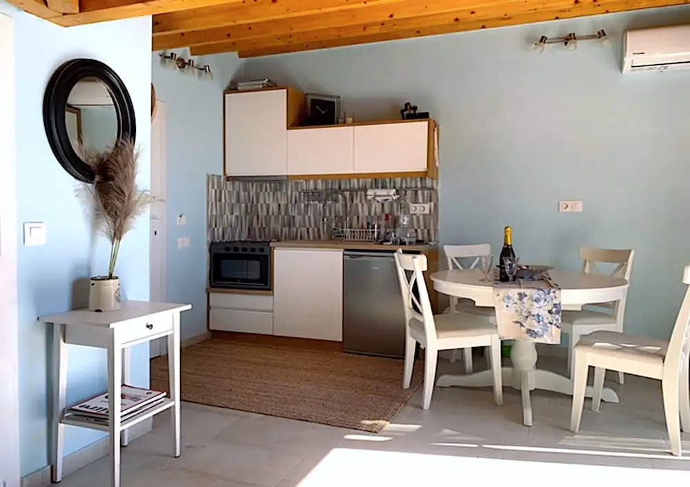 Beachfront Loft Apartment - Agios Gordios Corfu