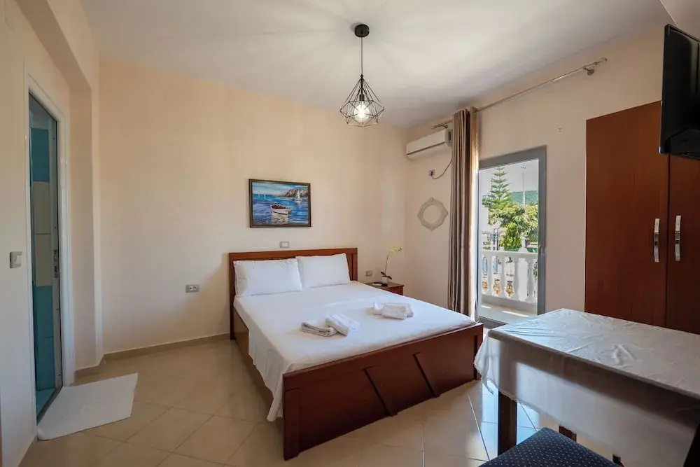 Sunny Villa