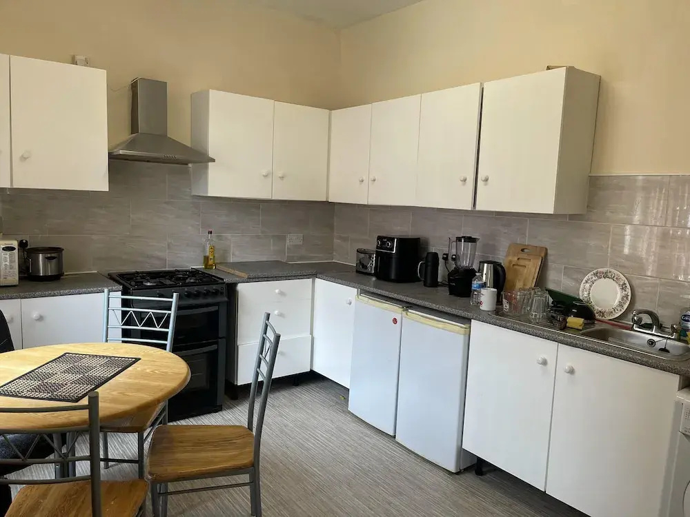 Stylish 1-bed Apt - Sleeps 4 - Parking - Wifi