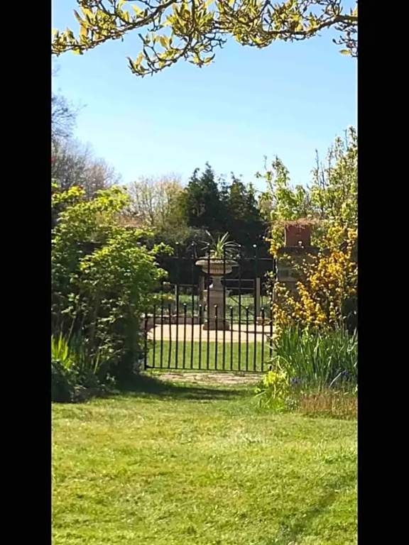 The Potting Shed, self contained, detached retreat in Shapwick village