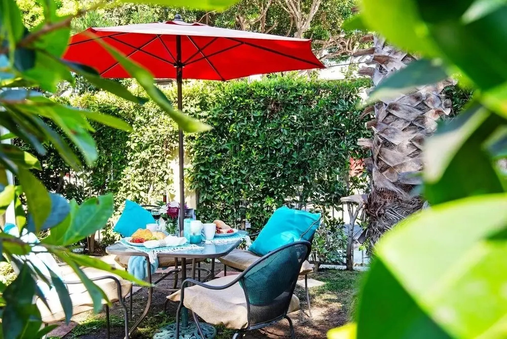Licensed Casa in Heart of Santa Monica! Walk to Beach!