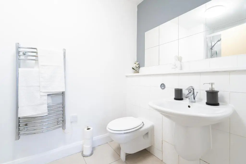 Modern Apartment- Birmingham- Broad Street & Brindley Place- 10 min walk from Bullring, 02 Arena, New Street Station & Grand Central