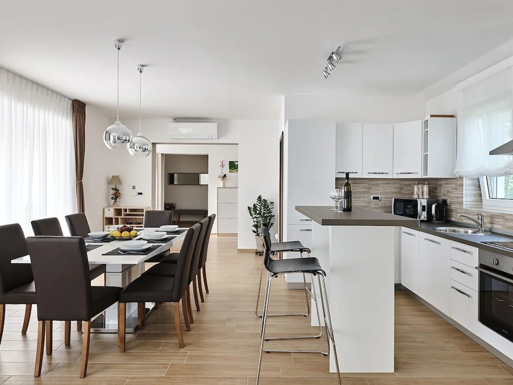 Detached Villa With Cozy Outdoor Kitchen And Swimming Pool Near Groznjan
