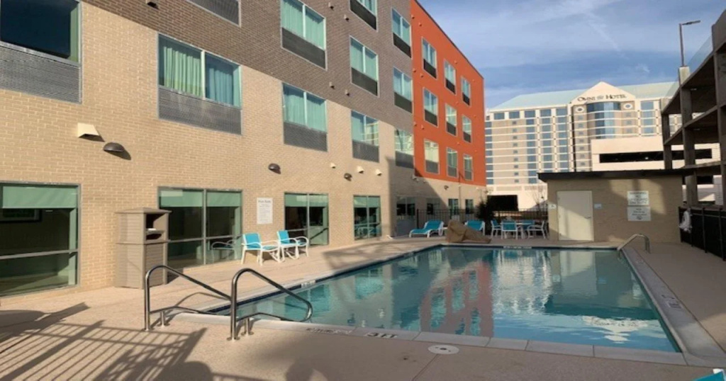 Holiday Inn Express & Suites Dallas NW - Farmers Branch by IHG