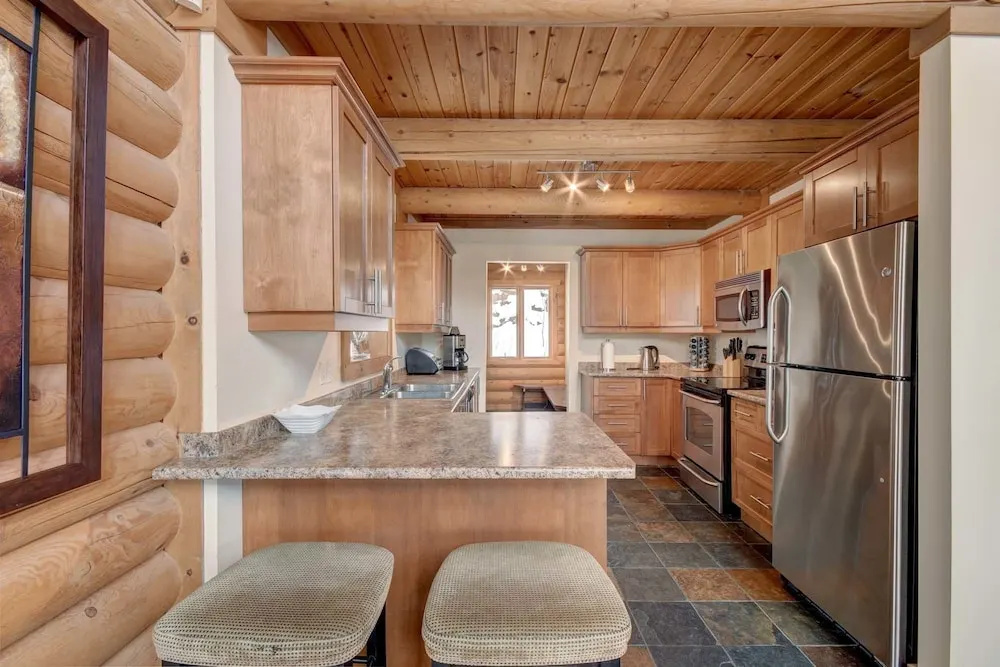 Chalet Lakota