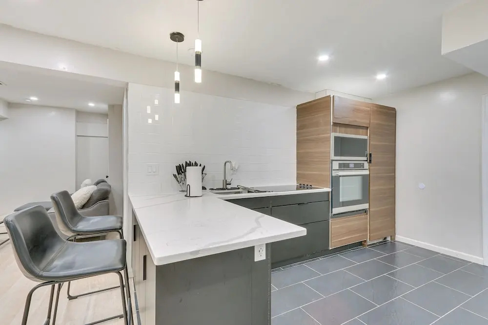 Modern Newark Vacation Rental ~ 3 Mi to Airport!