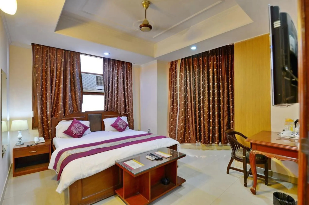 Kashish Residency and Banquet