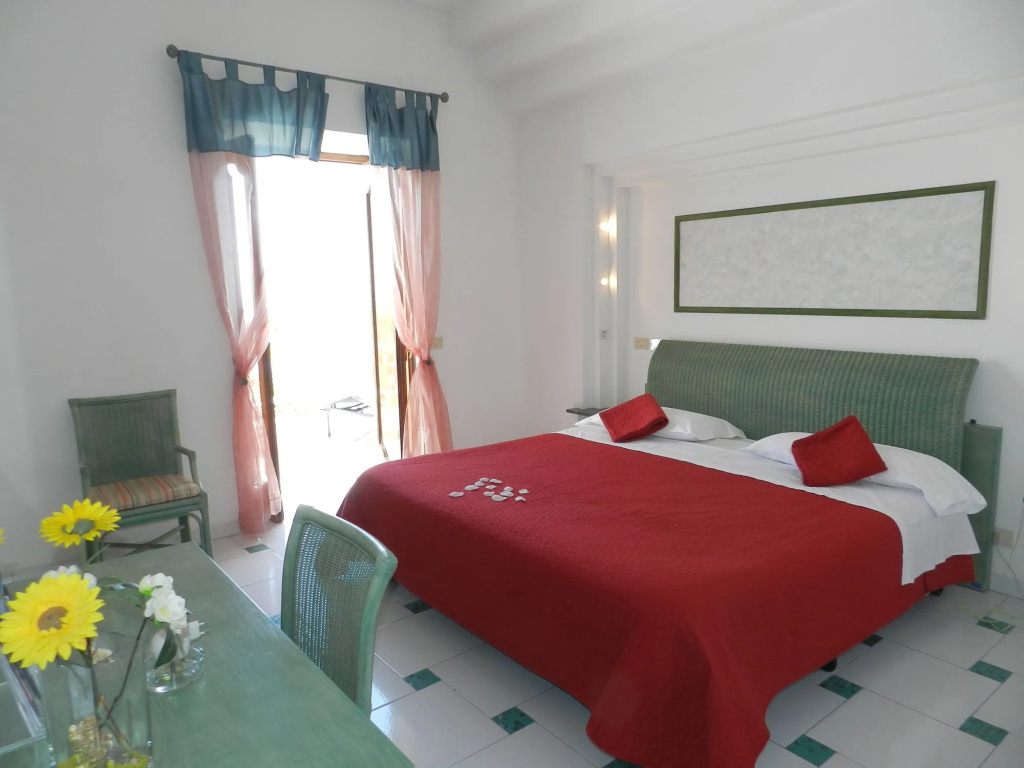 Hotel Holiday