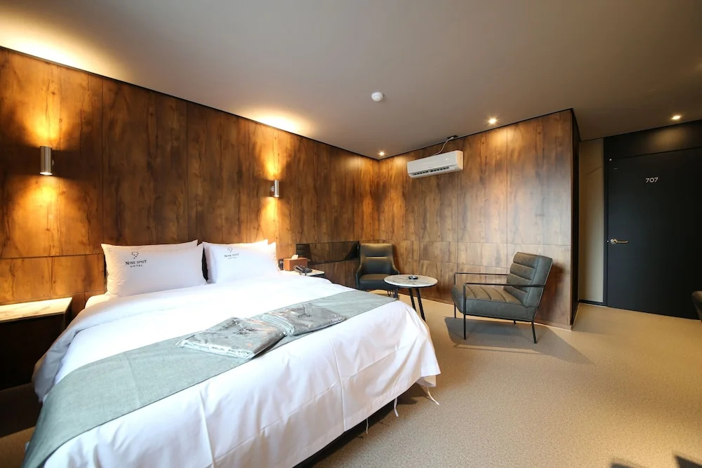 Ninespot Hotel