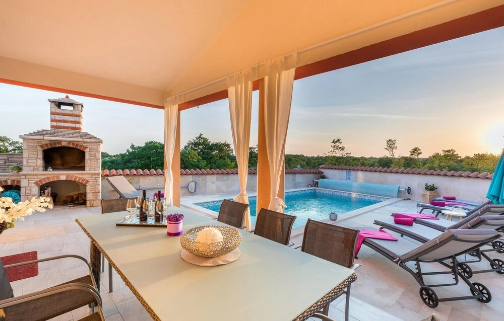 Awesome Home in Sarici With Outdoor Swimming Pool, Wifi and 4 Bedrooms