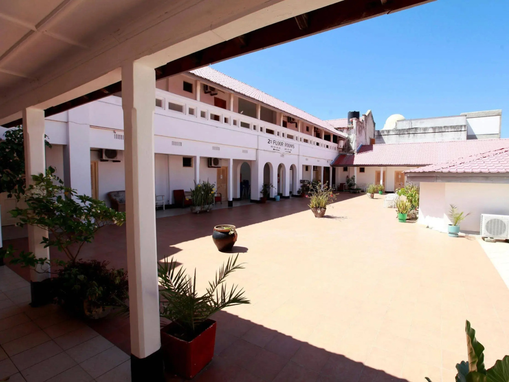 New Palm Tree Hotel