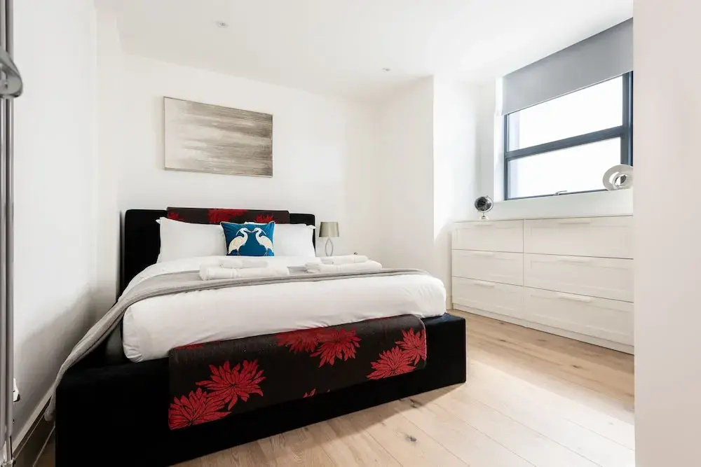 Platinum Apartment in Central Camden 9984