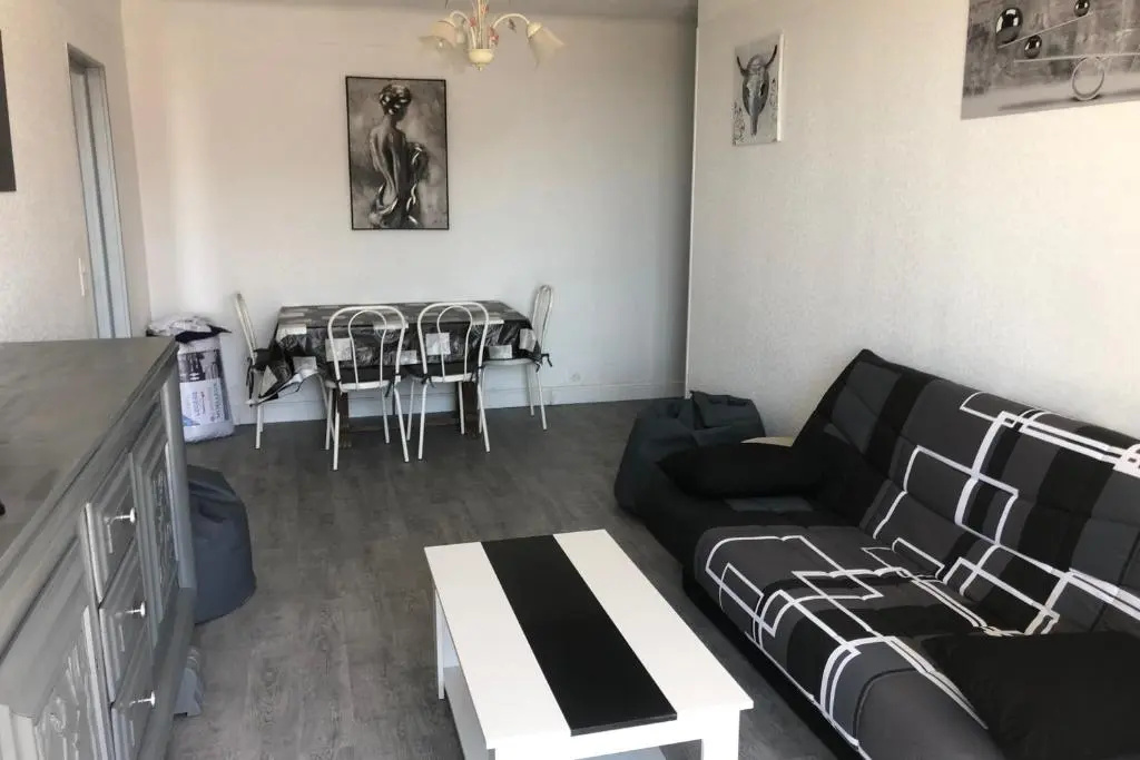 Beautiful Renovated T3 In The Heart Of Grasse!