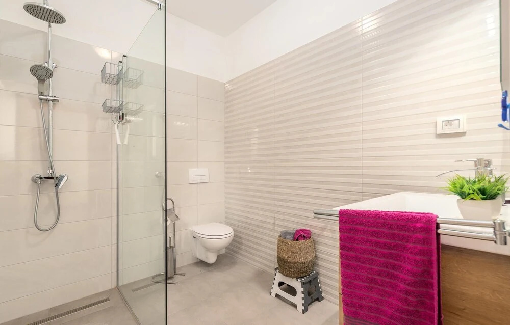 Stunning Home In Bale With Wifi