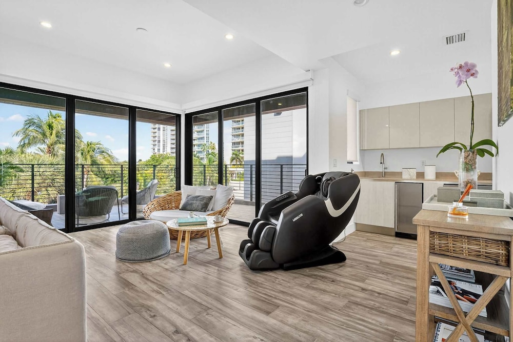 Shoreline Villa by Rove - Rooftop & Beach Access