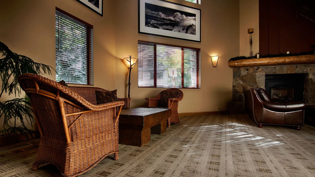 Squaw Valley Lodge