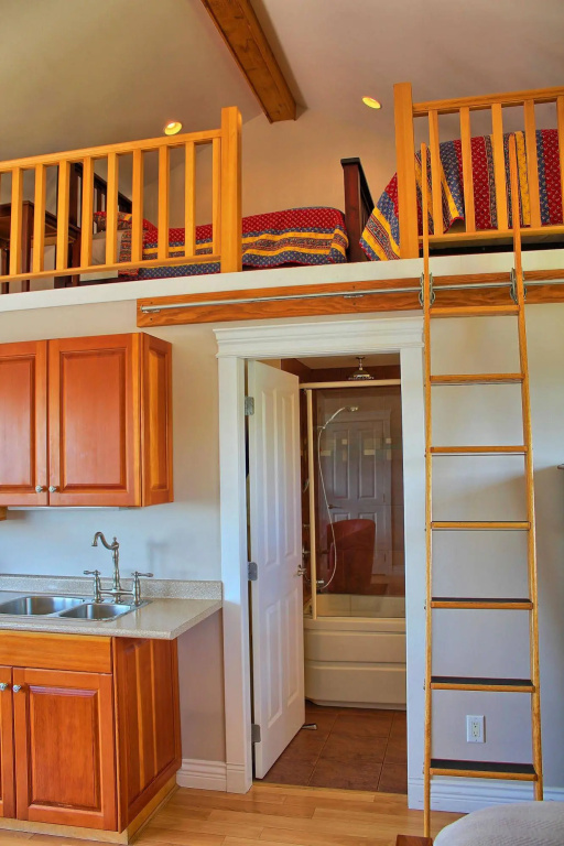 Birds of a Feather Victoria Oceanfront Studio Suites