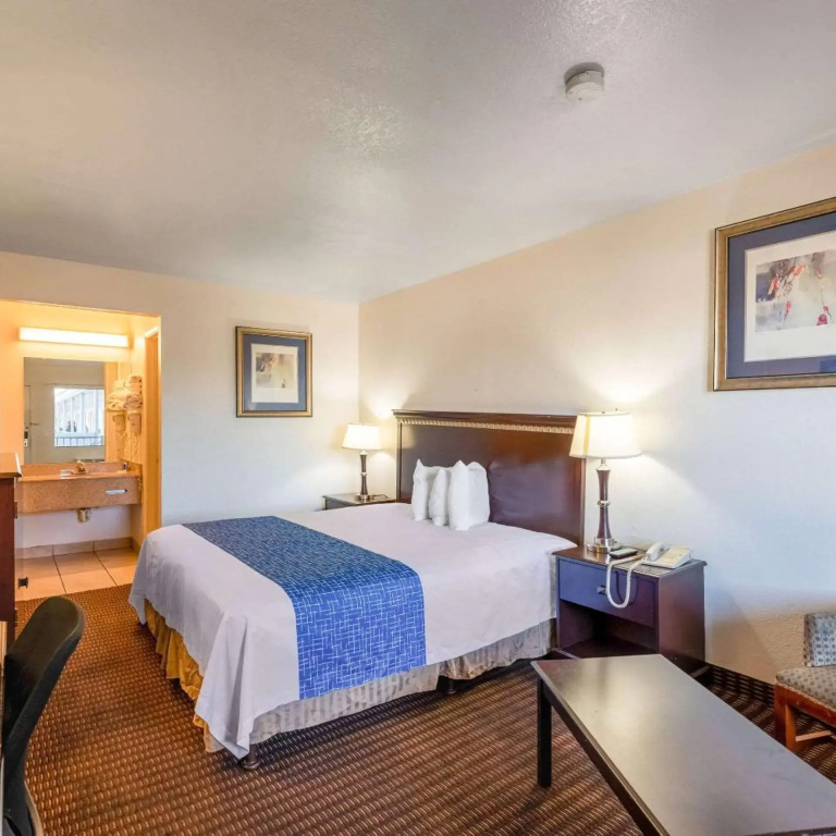 Rodeway Inn