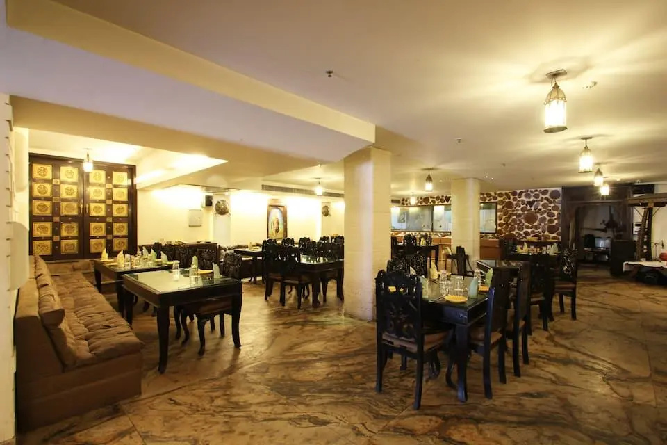 Taurus Sarovar Portico