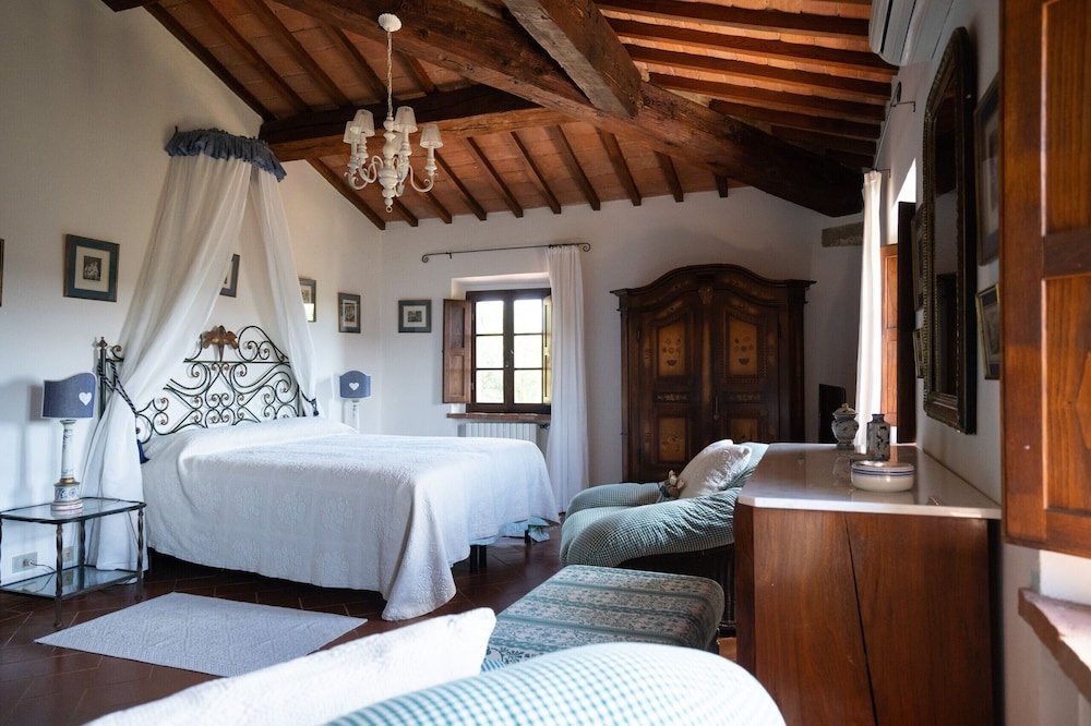 Tuscany Villa With Breathtaking View