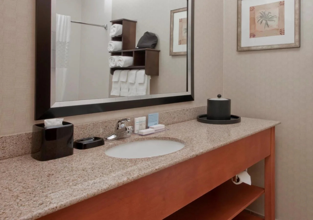 Countryside Inn and Suites